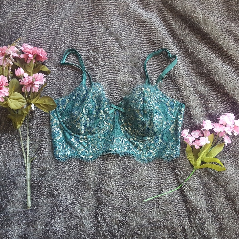 NWT Victoria's Secret Lace Balconet Bra